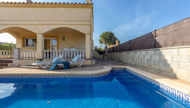 4 bedroom House in Deltebre with private pool and garden - Photo 2