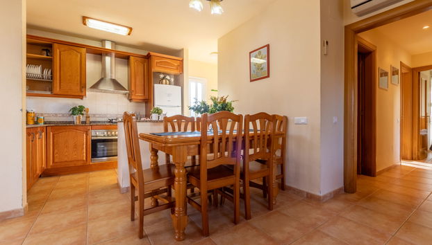 4 bedroom House in Deltebre with private pool and garden - Photo 4