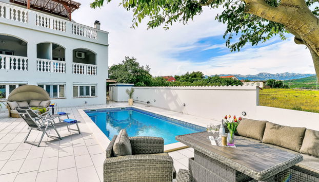 Apartamento de 3 quartos em Novigrad com piscina e jardim - Foto 3