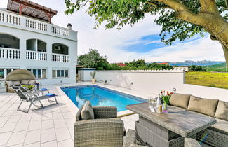 Foto 3 - Apartment mit 2 Schlafzimmern in Novigrad mit schwimmbad und garten