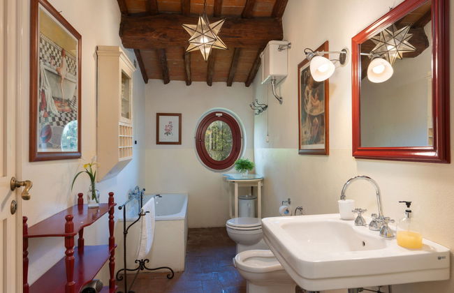 6 bedroom House in Vicchio with private pool and garden - Photo 31