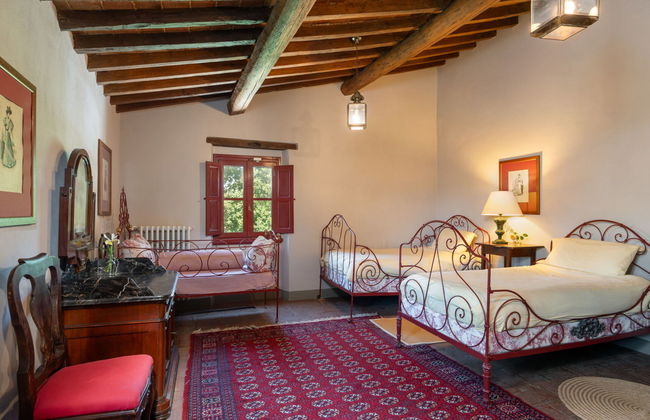 6 bedroom House in Vicchio with private pool and garden - Photo 27