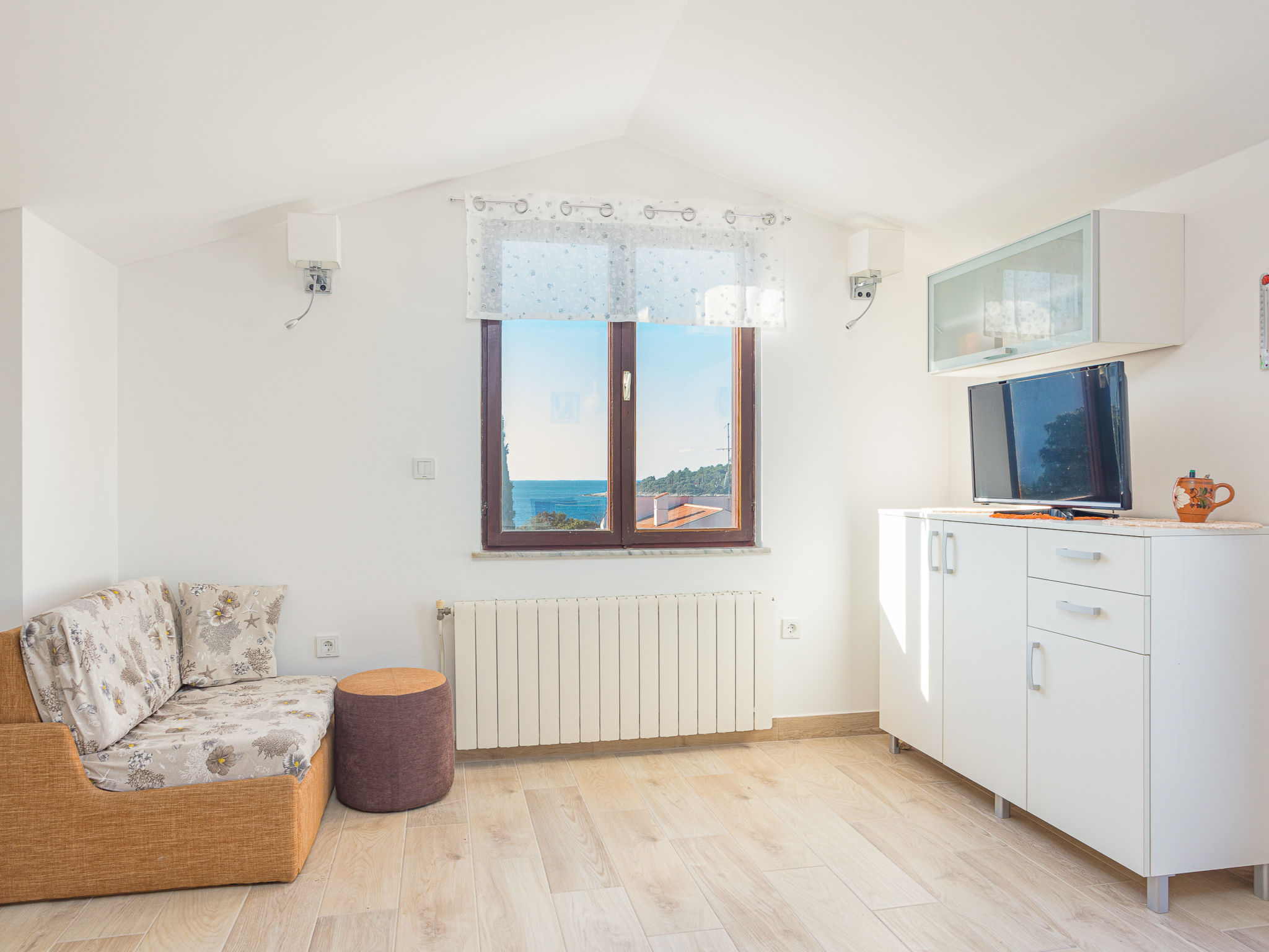 Foto 1 - Appartamento con 3 camere da letto a Medulin con terrazza e vista mare