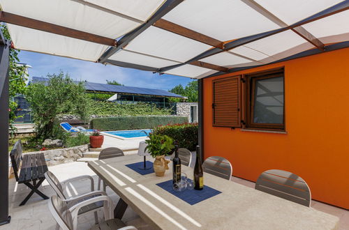 Foto 4 - Casa de 6 quartos em Labin com piscina privada e jardim