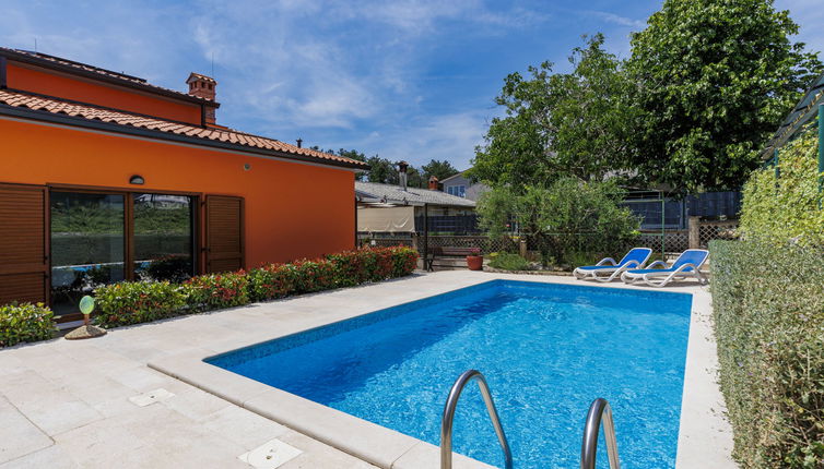 Foto 1 - Casa de 6 quartos em Labin com piscina privada e jardim