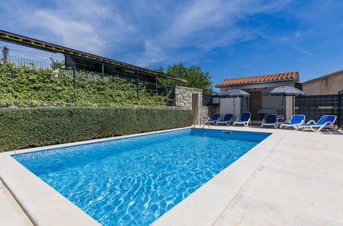 Foto 54 - Casa de 6 quartos em Labin com piscina privada e jardim
