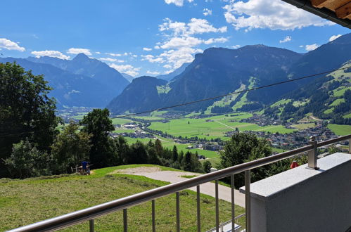 Foto 28 - Appartamento con 2 camere da letto a Ramsau im Zillertal con vista sulle montagne