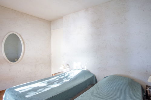 Foto 13 - Casa con 2 camere da letto a Bormes-les-Mimosas con terrazza e vista mare