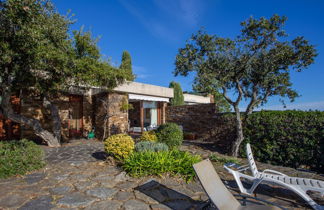 Photo 1 - Maison de 2 chambres à Bormes-les-Mimosas avec terrasse et vues à la mer