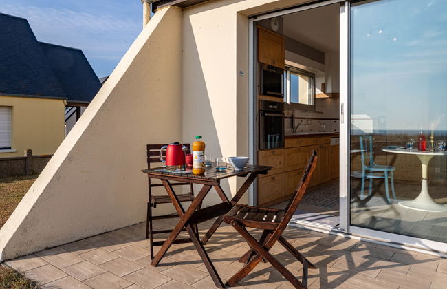 Casa de 2 quartos em Saint-Germain-sur-Ay com jardim e terraço - Foto 14