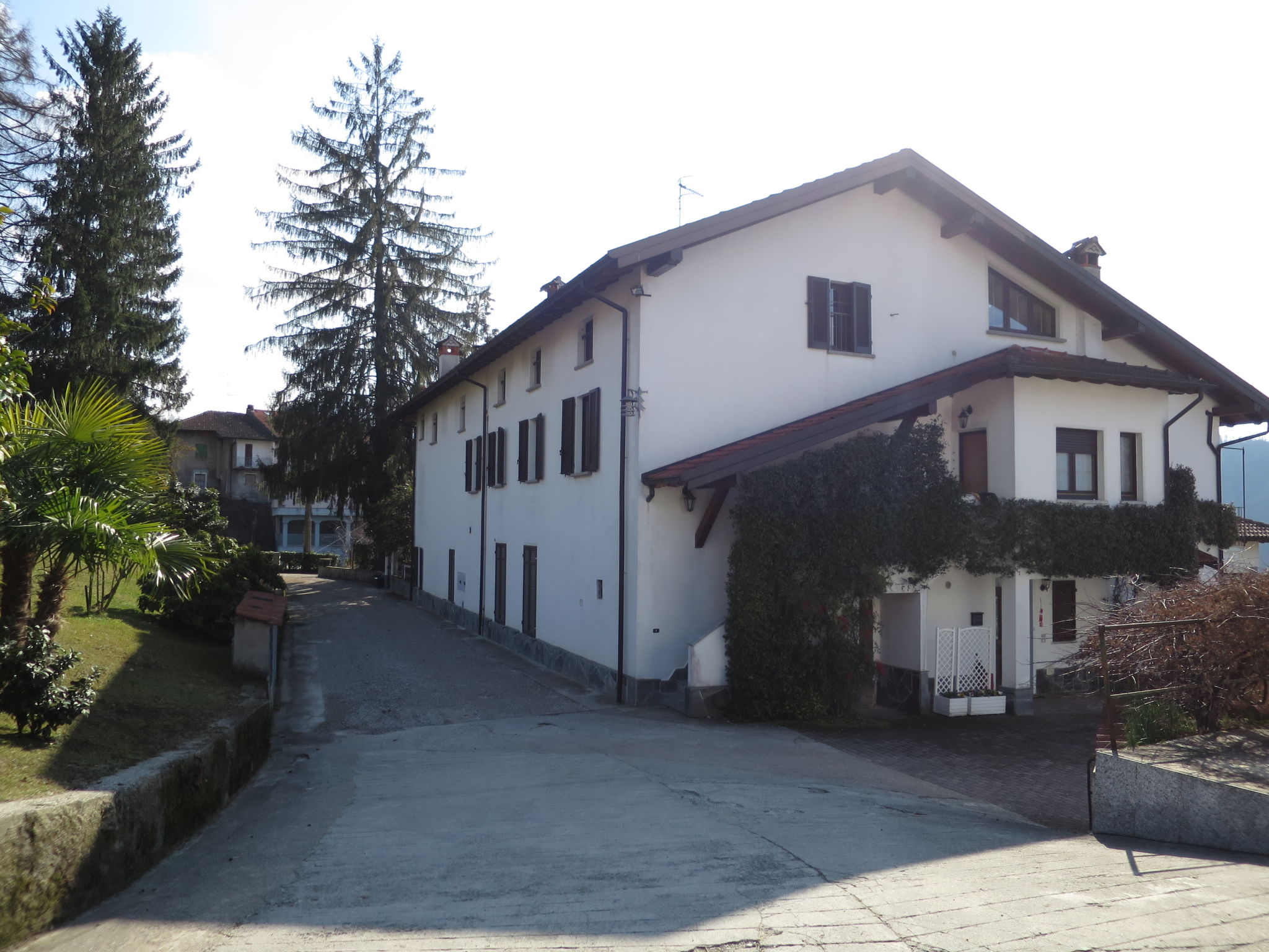 Photo 18 - Appartement de 1 chambre à Luino avec jardin et vues sur la montagne