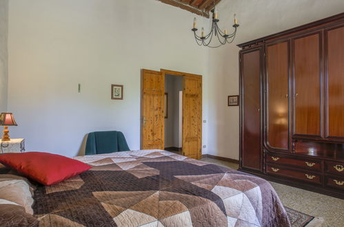 Photo 10 - 2 bedroom Apartment in Monteriggioni with swimming pool and garden