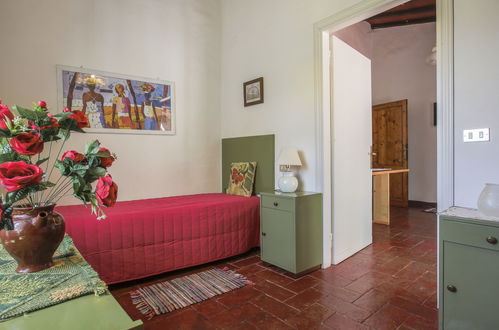 Photo 14 - 2 bedroom Apartment in Monteriggioni with swimming pool and garden