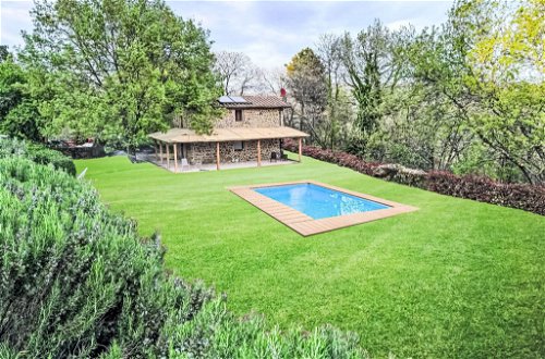 Foto 1 - Casa de 2 quartos em Pescia com piscina e jardim