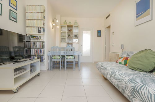 Photo 9 - 2 bedroom Apartment in Lloret de Mar with swimming pool and terrace