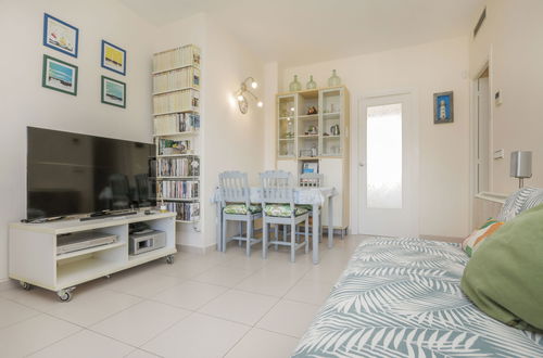 Photo 4 - 2 bedroom Apartment in Lloret de Mar with swimming pool and terrace