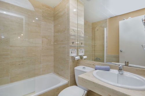 Photo 14 - 2 bedroom Apartment in Lloret de Mar with swimming pool and terrace