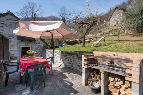 Photo 3 - Maison de 1 chambre à Domodossola avec jardin et vues sur la montagne