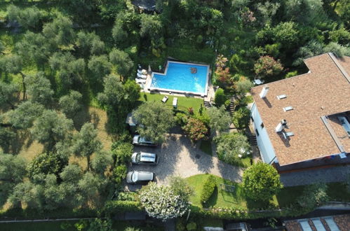 Foto 1 - Apartamento en Brenzone sul Garda con piscina y vistas a la montaña