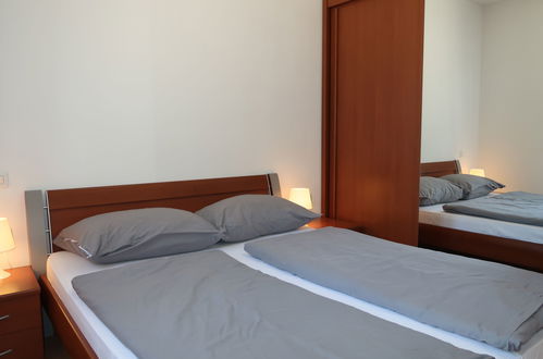 Foto 24 - Appartamento con 3 camere da letto a Labin con piscina e vista mare