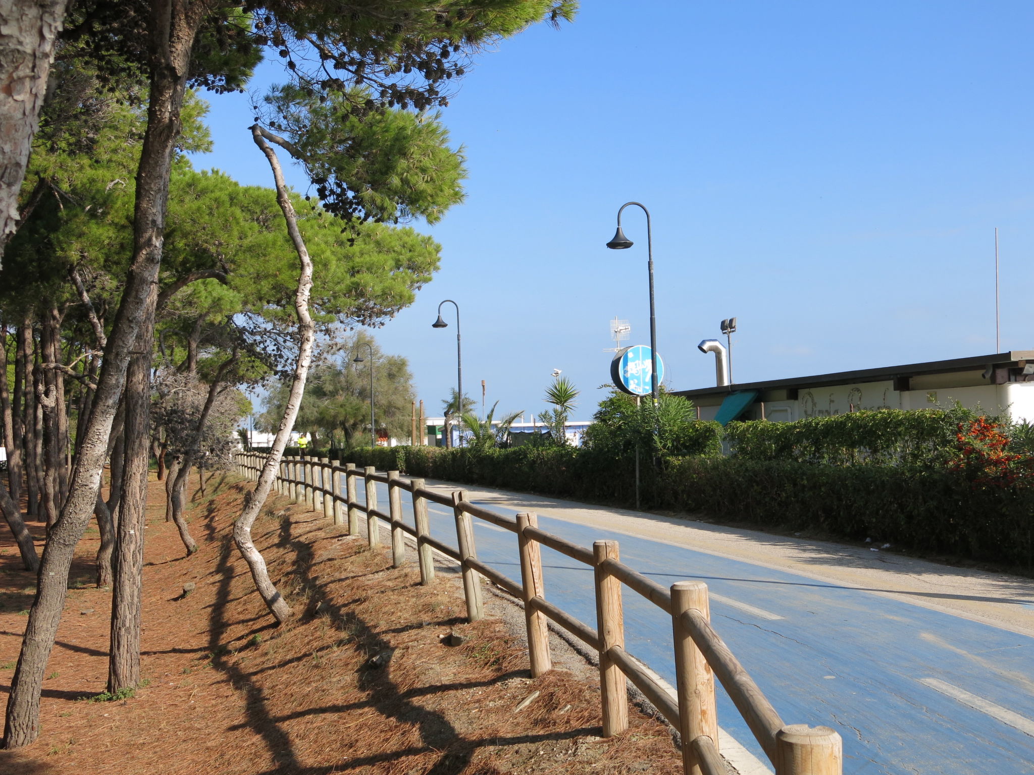 Photo 32 - Maison de 6 chambres à Alba Adriatica avec terrasse et vues à la mer