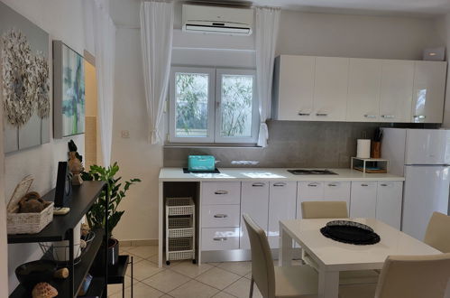 Photo 9 - 1 bedroom House in Jasenice with garden and terrace