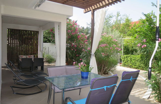 Casa de 1 quarto em Jasenice com jardim e terraço - Foto 25