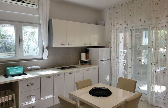 Casa de 1 quarto em Jasenice com jardim e terraço - Foto 7