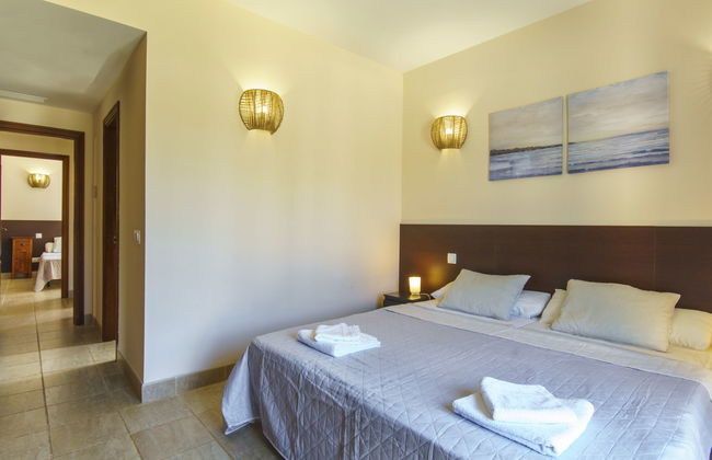 Casa de 3 quartos em Campos com piscina privada e jardim - Foto 15