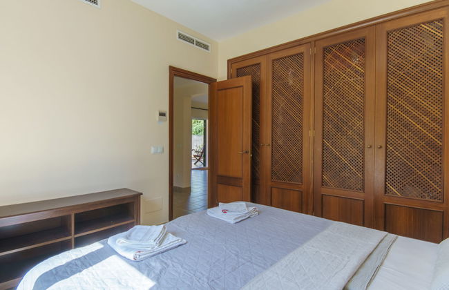 Casa de 3 quartos em Campos com piscina privada e jardim - Foto 12