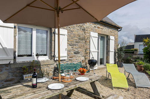 Photo 2 - Maison de 3 chambres à Ploudalmézeau avec jardin et vues à la mer