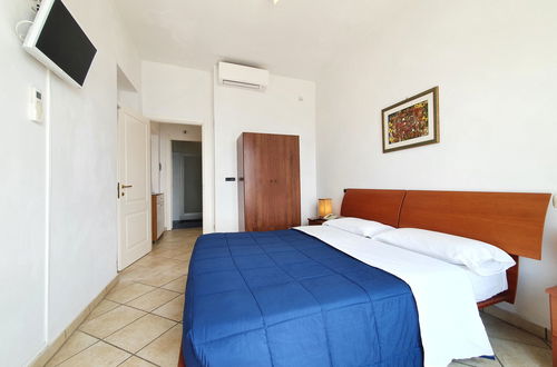 Photo 11 - 1 bedroom Apartment in Siracusa with swimming pool and garden