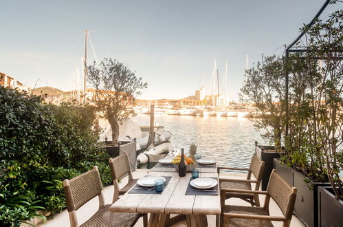 Photo 2 - Maison de 2 chambres à Grimaud avec jardin et vues à la mer