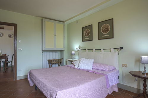 Photo 14 - 1 bedroom Apartment in Pieve a Nievole with swimming pool and garden