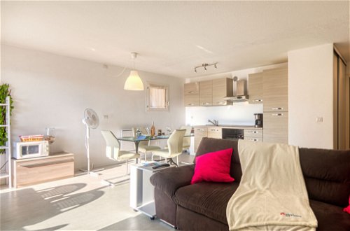 Photo 6 - Appartement de 2 chambres à Fréjus avec terrasse et vues à la mer