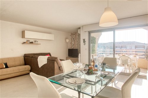 Foto 3 - Apartamento de 2 quartos em Fréjus com terraço e vistas do mar