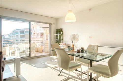 Foto 10 - Apartamento de 2 habitaciones en Fréjus con terraza y vistas al mar