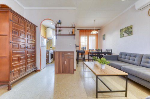 Foto 9 - Casa de 2 habitaciones en Castelló d'Empúries con jardín y vistas al mar