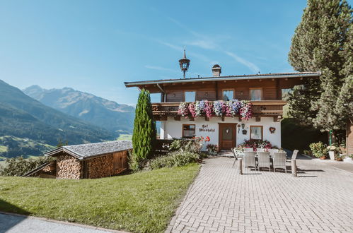 Foto 44 - Apartamento de 4 habitaciones en Bramberg am Wildkogel con jardín y vistas a la montaña