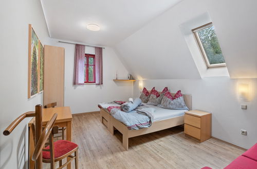 Foto 10 - Appartamento con 2 camere da letto a Hřensko con giardino