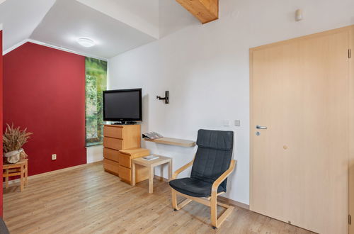 Foto 15 - Appartamento con 2 camere da letto a Hřensko con giardino