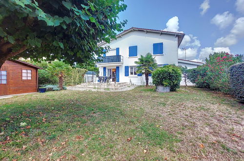 Foto 18 - Apartamento de 2 quartos em Vaux-sur-Mer com jardim e terraço