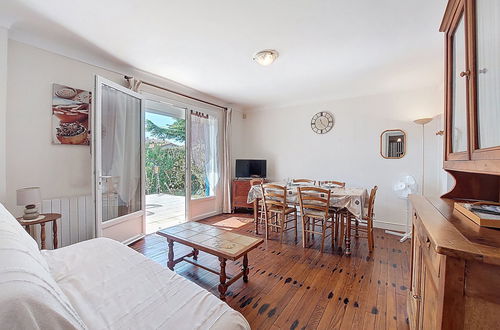 Foto 3 - Apartamento de 2 quartos em Vaux-sur-Mer com jardim e terraço