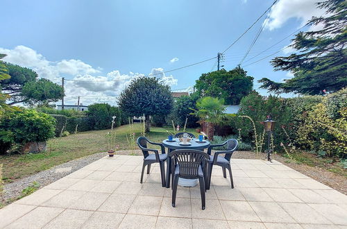 Foto 17 - Apartamento de 2 quartos em Vaux-sur-Mer com jardim e terraço
