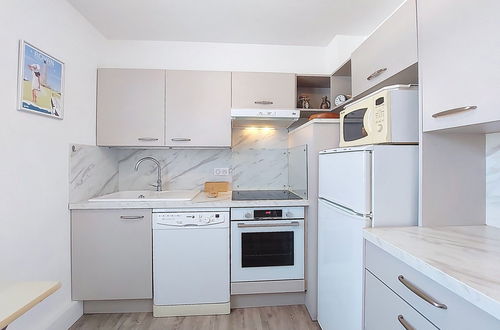 Foto 5 - Apartamento de 2 quartos em Vaux-sur-Mer com jardim e terraço