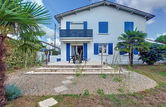 Foto 1 - Apartamento de 2 quartos em Vaux-sur-Mer com jardim e terraço