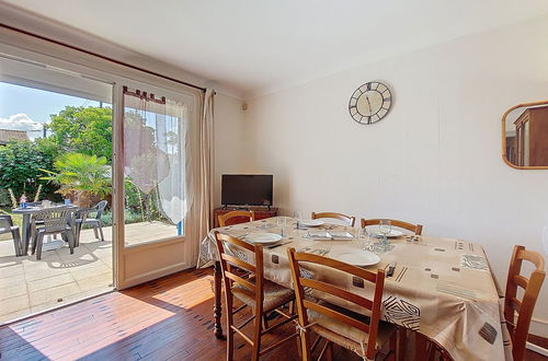 Foto 6 - Apartamento de 2 quartos em Vaux-sur-Mer com jardim e terraço