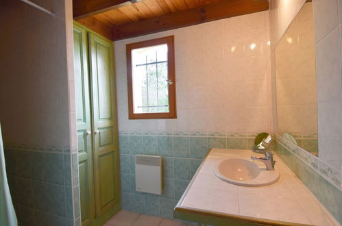 Foto 13 - Casa de 2 quartos em Blanquefort-sur-Briolance com piscina privada e jardim