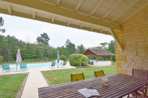 Foto 3 - Casa de 2 quartos em Blanquefort-sur-Briolance com piscina privada e jardim