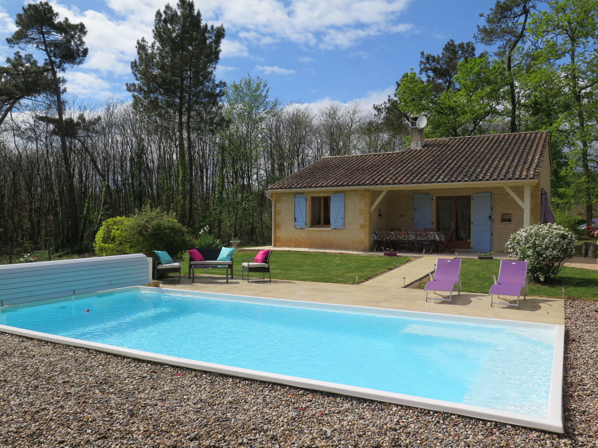 Foto 16 - Casa de 2 quartos em Blanquefort-sur-Briolance com piscina privada e jardim